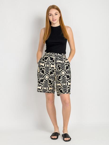 Wzorzyste spodenki z kieszeniami