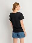 T-shirt z minimalistycznym nadrukiem