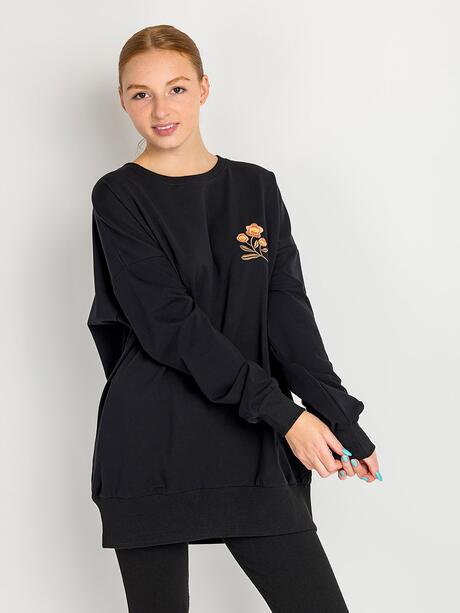 Długa bluza z haftem