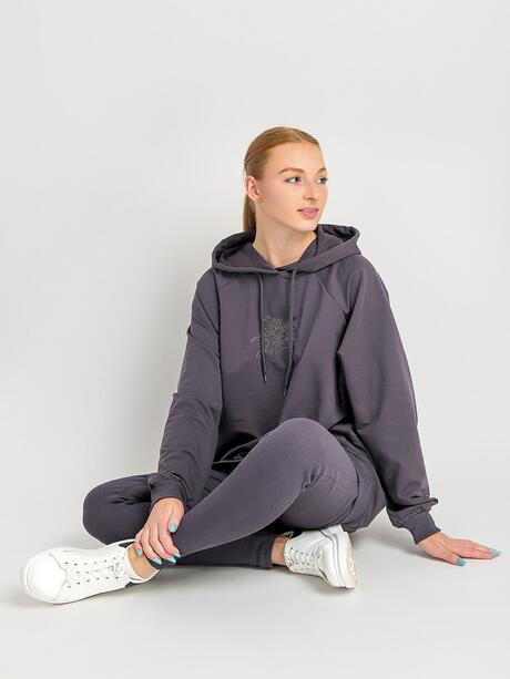 Bluza z kapturem i haftem