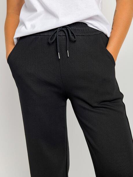 Spodnie dresowe z kieszeniami