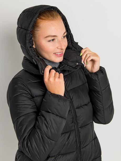 Pikowana kurtka z kapturem