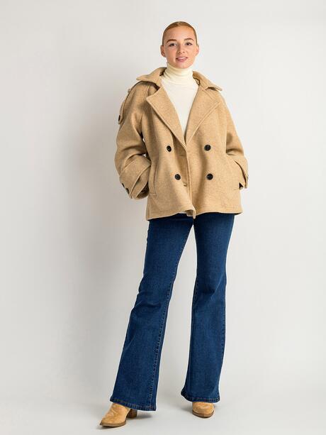 Krótki płaszcz damski