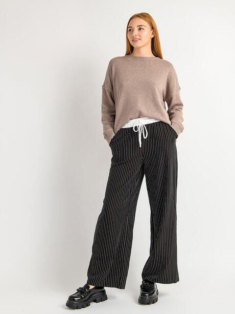 Spodnie z szerokimi nogawkami